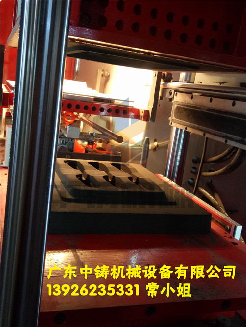 全自動造型機 造型機 水平造型機 鑄造造型機 無箱造型機 脫箱造型機 射壓造型機 造型機廠家 鑄造設(shè)備 鑄造機械 中鑄機械 中鑄造型機